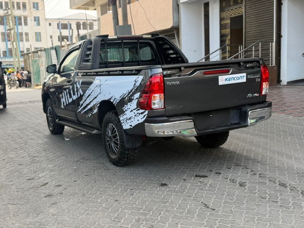 *Toyota HILUX REVO Single Cab Newest Shape TRD with 61,000 KM*