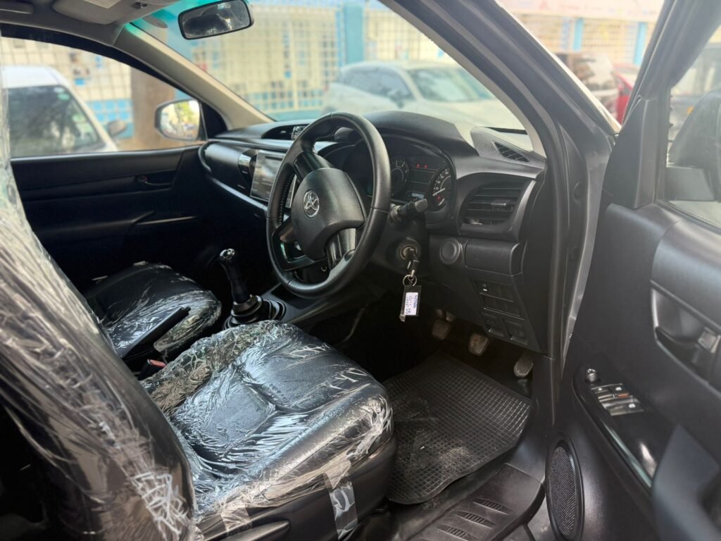 *Toyota HILUX REVO Single Cab Newest Shape TRD with 61,000 KM*