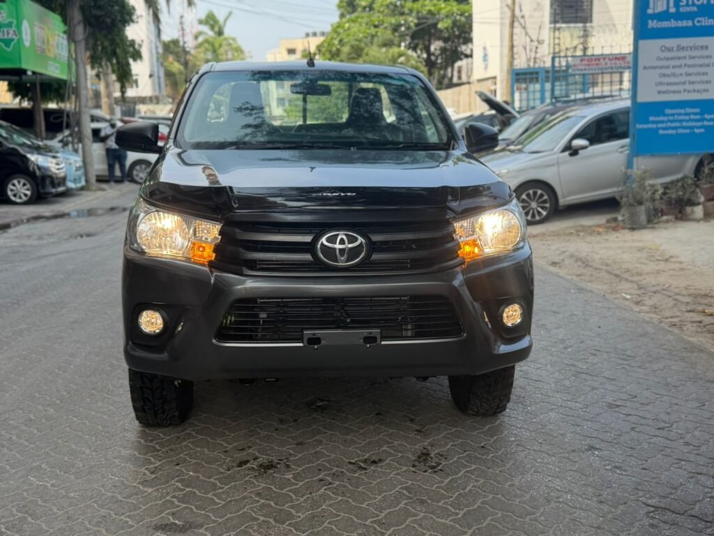 *Toyota HILUX REVO Single Cab Newest Shape TRD with 61,000 KM*